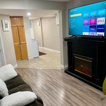 1 Room In A Cozy And Beautiful Basement Guelph Extérieur photo