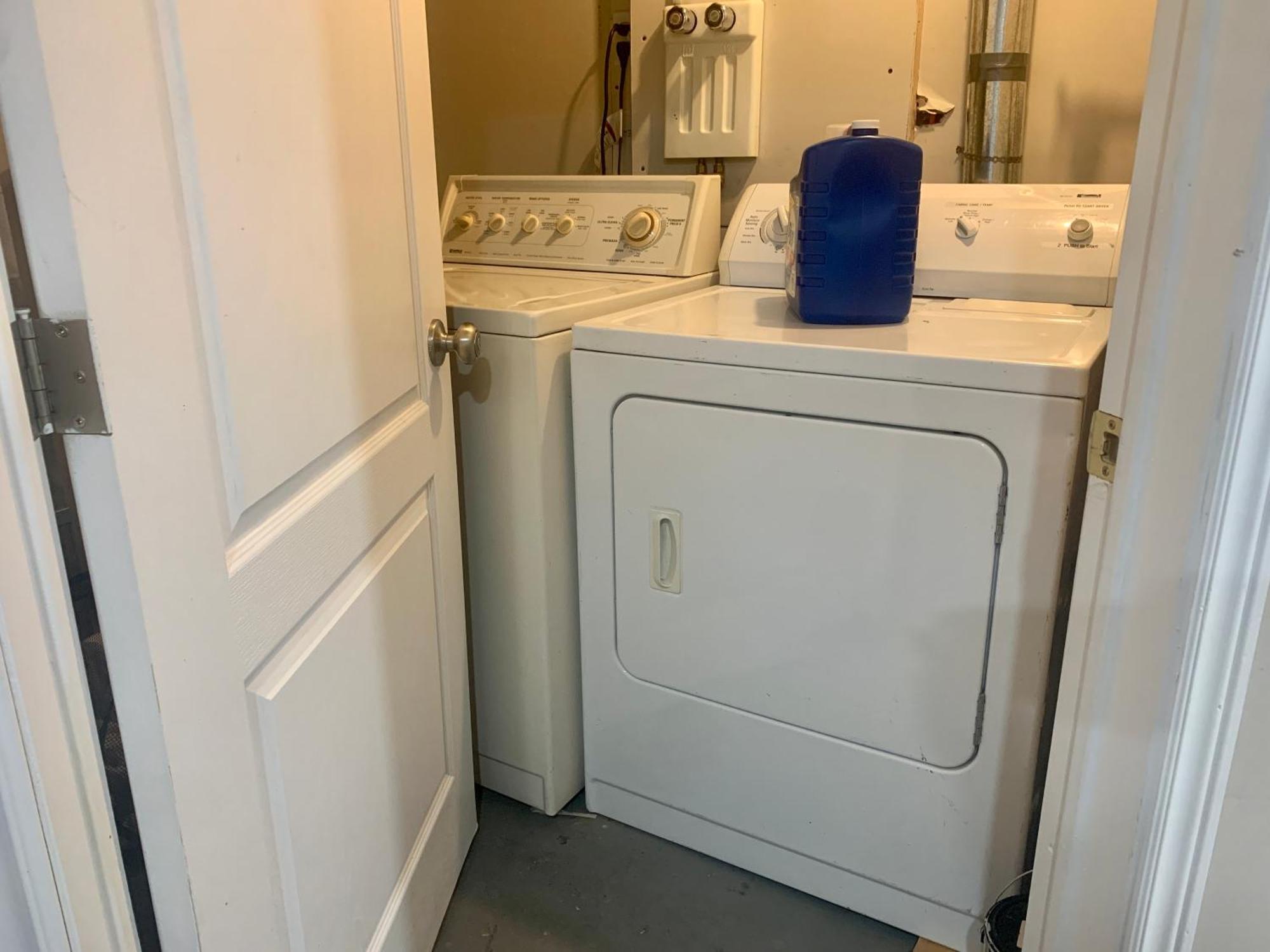 1 Room In A Cozy And Beautiful Basement Guelph Extérieur photo